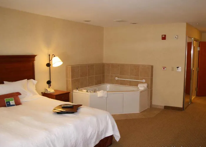Hampton 3*